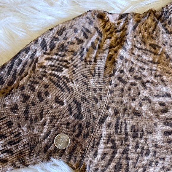 Leopard print mock neck short sleeve knit sweater - Picture 11 of 11